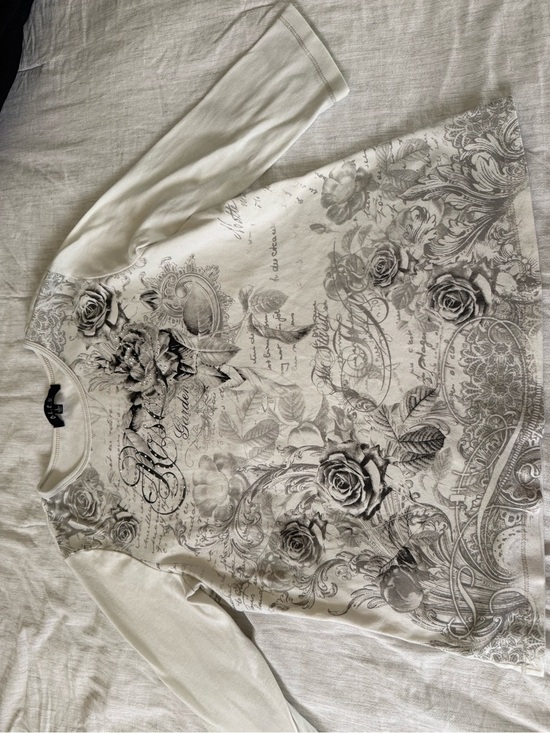 B.L.E.U. Dresses & Skirts - B.L.E.U. Cream Top with Gray Floral Script Print